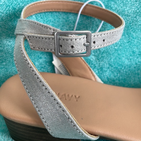 Old Navy Sandal - Picture 5 of 5